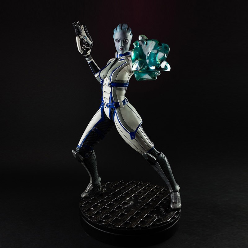 mass_effect_liara_tsoni_statue_6.jpg