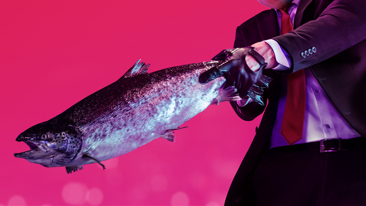 Hitman 3 will be  more mature  serious  darker  and probably won t let you slap a man with a fish - 91