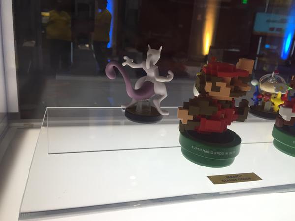 mewtwo_amiibo_sdcc (1)